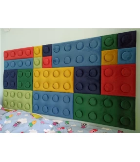 Paminkštinimas ant sienos LEGO